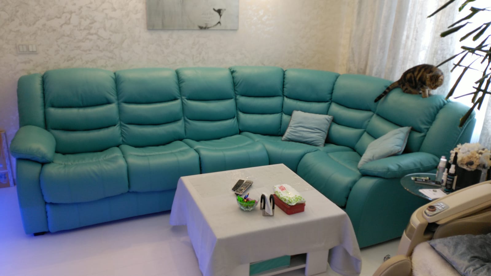 Перетяжка дивана на дому. Адыгейск